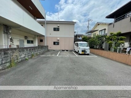 キャスル中央[2LDK/49.05m2]の駐車場