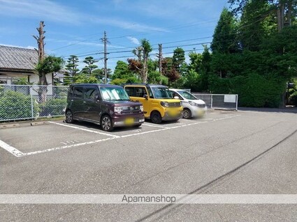 ガーデンハイツ安藤[2DK/40.57m2]の駐車場