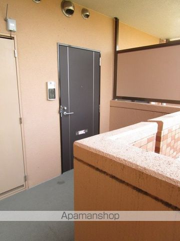 フィオーレ・Kの玄関写真