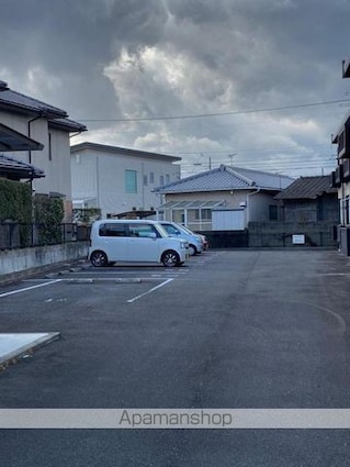 ラポール仏生山[1K/21.65m2]の駐車場