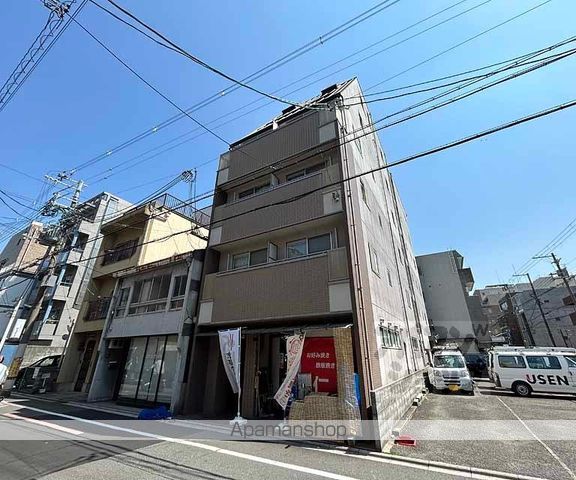 バインオークノチェの外観写真