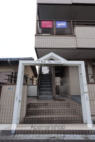 ベルアレイ市川の玄関写真