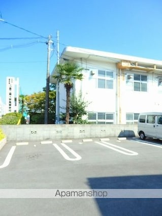 イースト　オーブ[1LDK/53.36m2]の駐車場