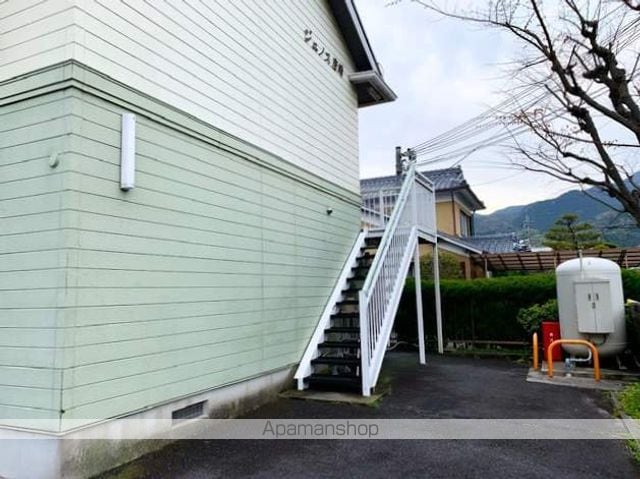 ジュノス唐崎の玄関写真