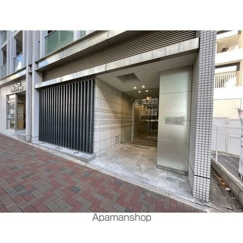 リエス東別院の玄関写真