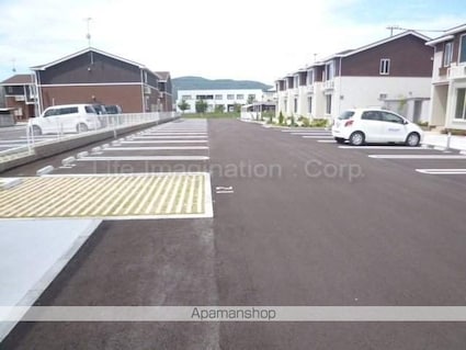 サンリット　アークⅡ[1LDK/50.09m2]の駐車場