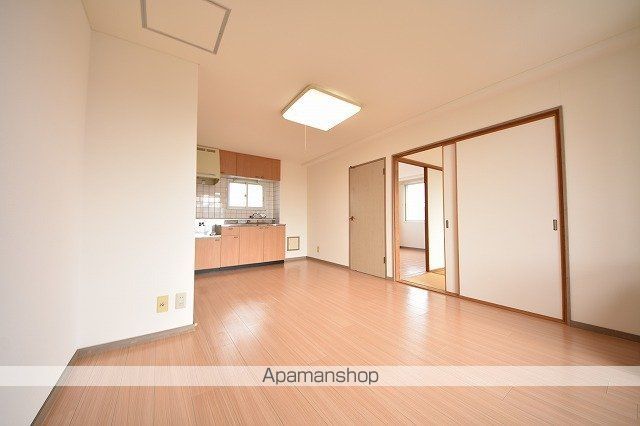 クリスタルハイツ栄町の内装写真