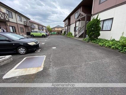 ドムスヒルズ　Ｄ館[2LDK/54.81m2]の駐車場