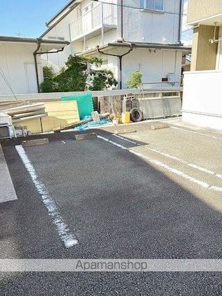 シャロン　ウィンドウ[1LDK/45.97m2]の駐車場