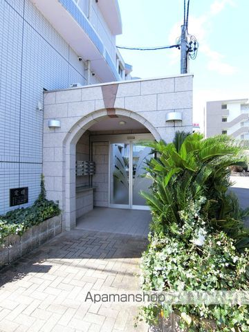 シャルマンIIIの玄関写真