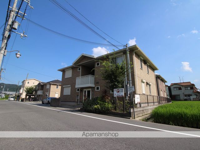 ロイヤル倉治 B棟の外観写真
