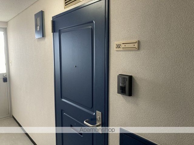 ヴェルジュ松波の玄関写真