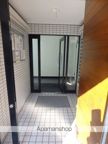 ルナハイツ札幌の玄関写真