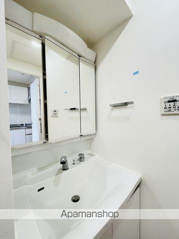 CORNES HOUSE NAGOYAの内装写真