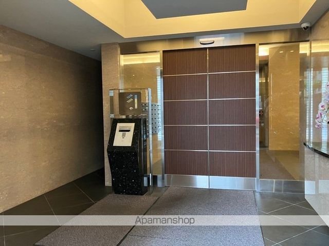グランドソレイユ名駅の玄関写真