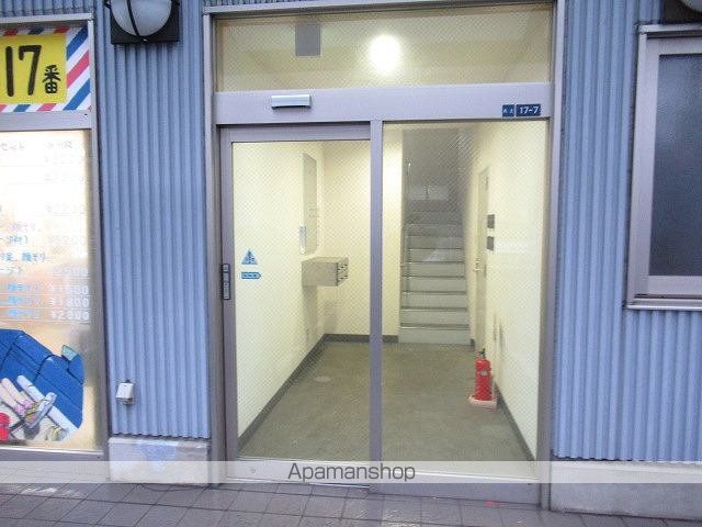 藤島ビルの玄関写真