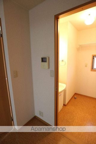 プールトゥジュールIIの内装写真