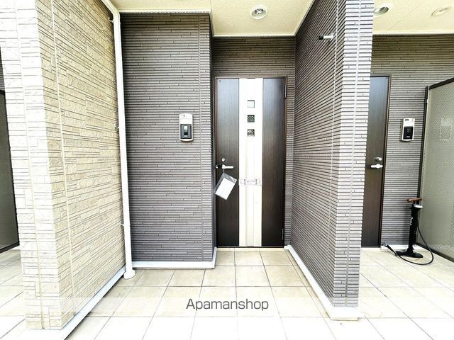 ビバーチェIの玄関写真