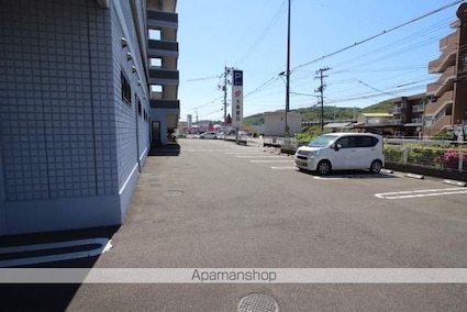 サンフォレスタ上道[1DK/36.75m2]の駐車場2