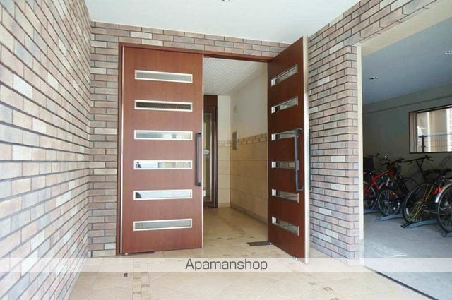 アンジェール高砂の玄関写真
