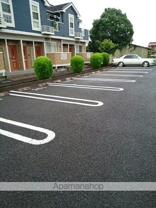 サン　エトワールⅠ[2LDK/58.53m2]の駐車場