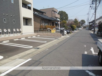 愛知県名古屋市西区城町[1LDK/41.3m2]の駐車場3