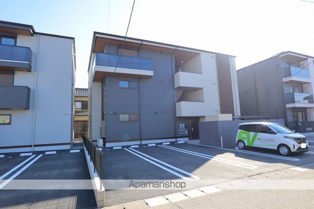 セレスティア本荘中ノ町 Bの外観写真