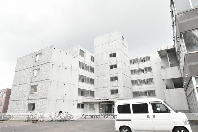 ロイヤルレインボー平岸 A棟の外観写真