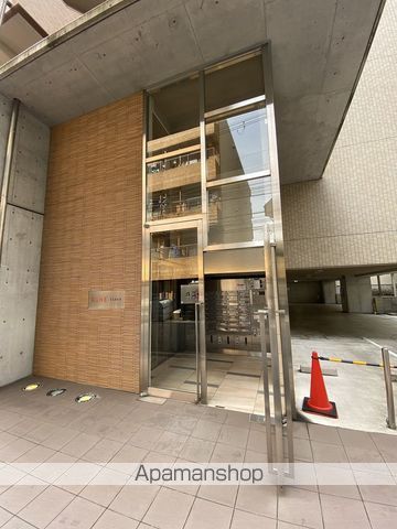 ルーエ エサカの玄関写真