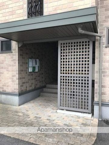 ヴェルドミール I棟の玄関写真