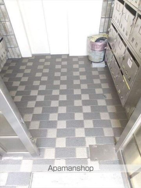 和歌山県和歌山市太田[1R/14.7m2]のエントランス1