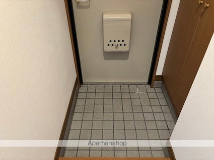 サミュゼアパルトゥモン[2LDK/55.14m2]の玄関