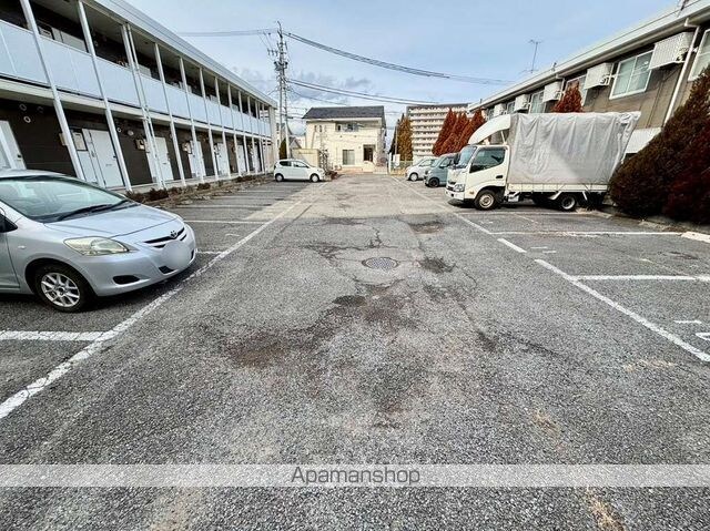 レオパレスブリッシュ西原[1K/23.18m2]の駐車場1
