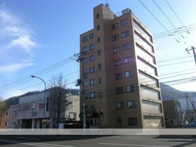 ファインコート山鼻の外観写真