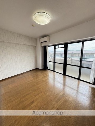 ワシダビル[2LDK/50m2]のリビング・居間