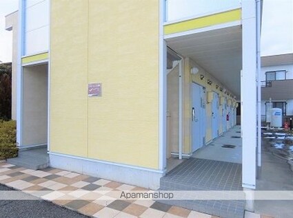 レオパレスアカシヤＢ[1K/22.35m2]のエントランス