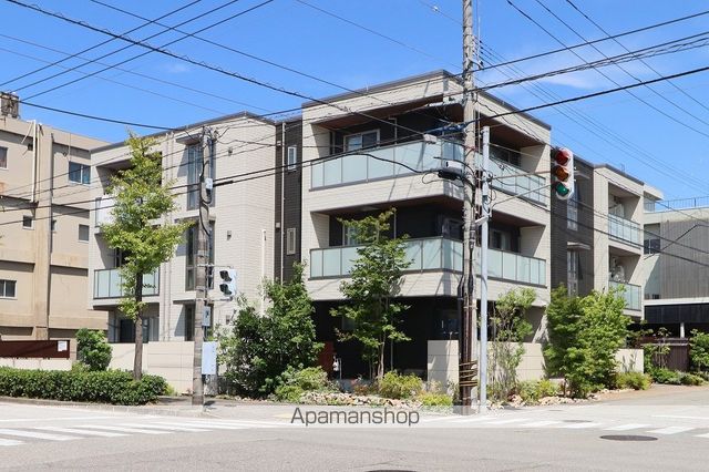 富山地鉄不二越上滝 栄町駅 徒歩9分 3階建 築8年の外観写真