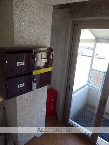 シティプラザ元町の玄関写真