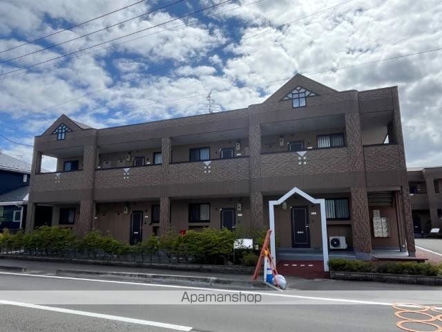 グランディール泰英1号館の外観写真