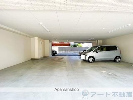 スペルビア勝山[1LDK/45.05m2]の駐車場