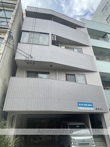 里見ビルの外観写真