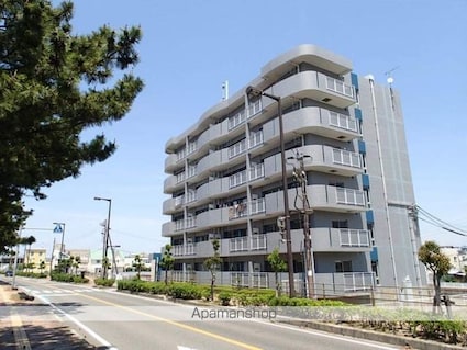 アズゥール[3LDK/70.39m2]の外観2