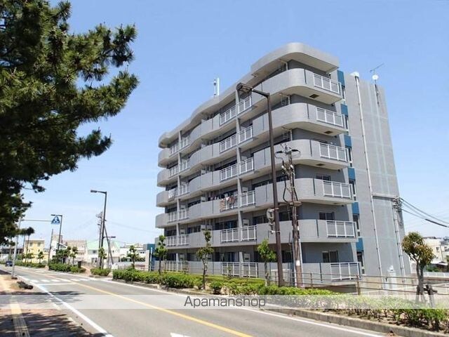 アズゥール[3LDK/70.39m2]の外観2