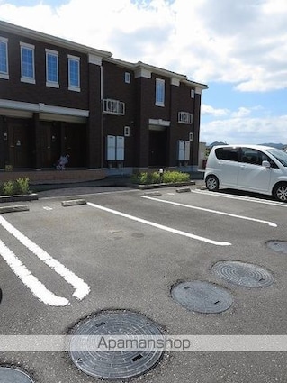 ワンピース[2LDK/58.57m2]の駐車場1