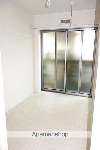 WHITIAの内装写真