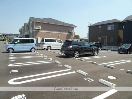 ソレイユカヤノⅢ[1LDK/46.68m2]の駐車場1