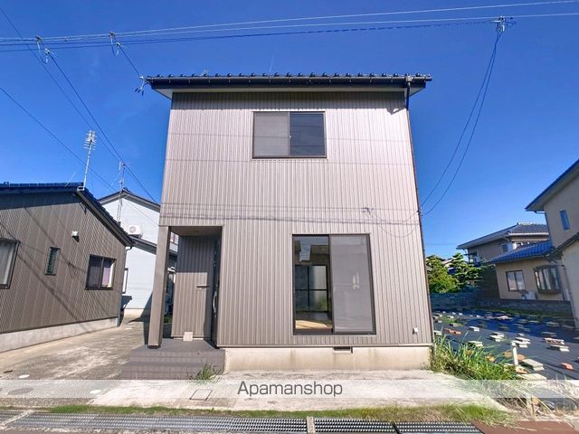 三口町M貸家の外観写真