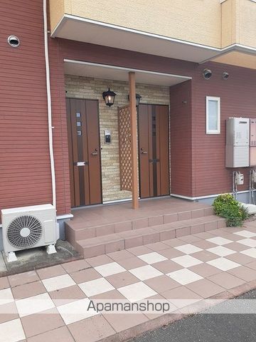 ヒルズ上弓削 Aの玄関写真