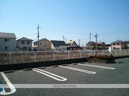 ビズ・コートＡ[2LDK/62.48m2]の駐車場3