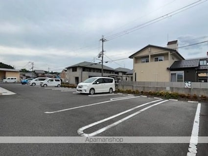 ベル・カーサ[1LDK/43.7m2]の駐車場4